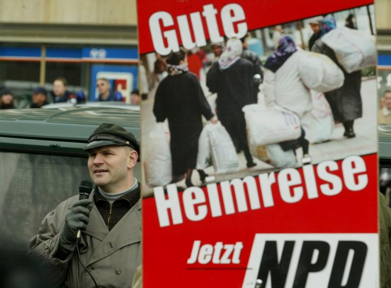 Als Käufer trat unter anderem Thomas "Steiner" Wulff auf. Der führende NPD-Politiker gilt als politischer Ziehsohn des verstorbenen Neonazis Jürgen Rieger.